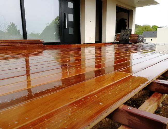 Création de terrasse en bois exotique à Reims 51100 ( 51 secteur Marne ).